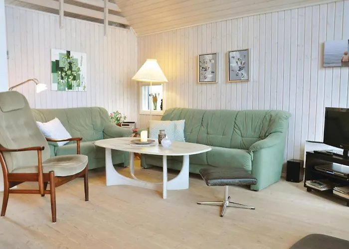 55 Hébergement de vacances *