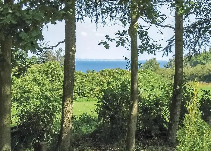 55 Hébergement de vacances *